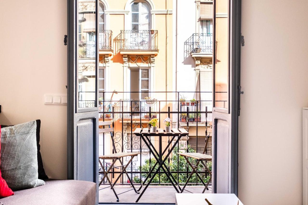 Serene With A Relaxing Atmosphere Apartment *